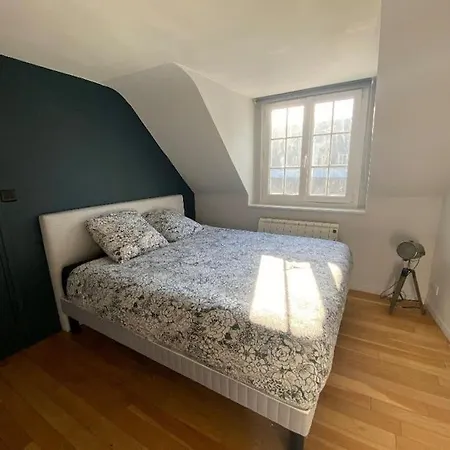 Sous Les Clochers De - Cathedrale דירה