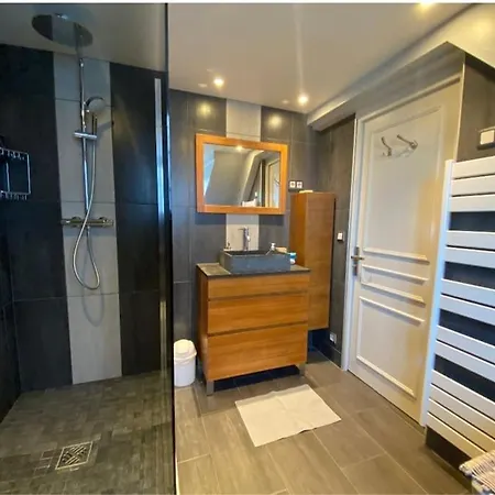 Sous Les Clochers De - Cathedrale *